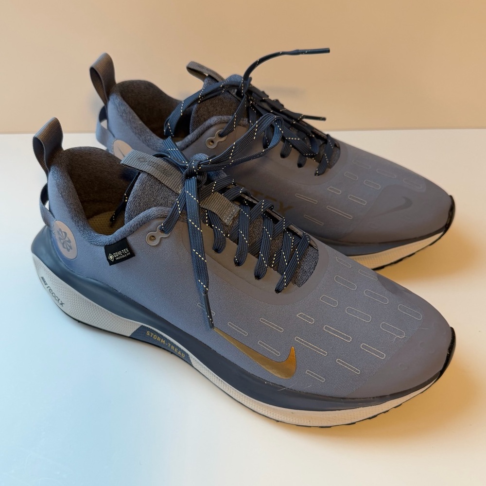 NEW Nike Infinity Run Gore-Tex - Sz women’s 8